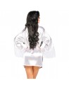 Peignoir blanc satiné – Élégance coquine pour soirée glamour